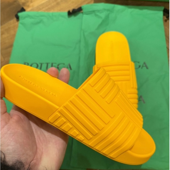 Bottega Veneta Slide Sandal - Picture 3 of 6